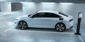 Peugeot 3008 et 508 hybrides rechargeables : les prix et équipements en détails