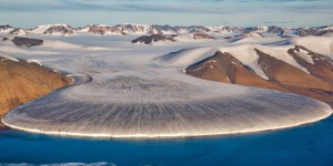 La neige fraîche manque et le Groenland s’assombrit