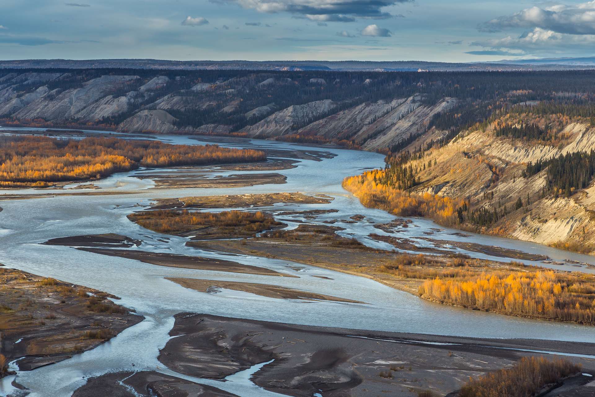 Pourquoi des rivières d'Alaska sont devenues orange ?