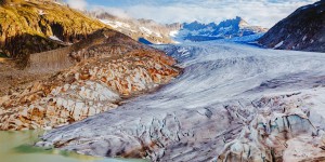 Cette photo de touristes devant le glacier du Rhône a sidéré le monde entier !