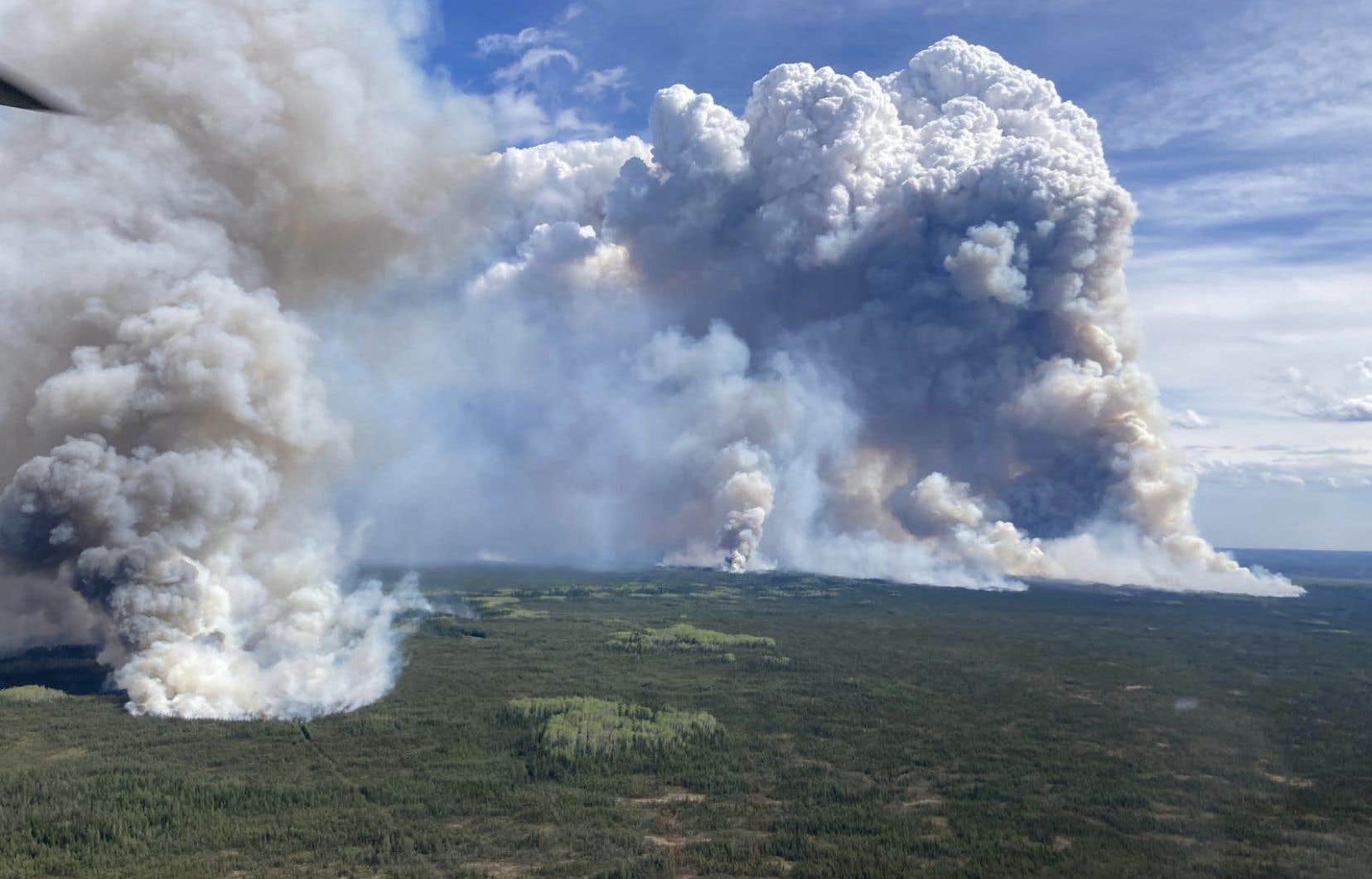 La Colombie-Britannique demande de l’aide pour lutter contre ses incendies de forêt