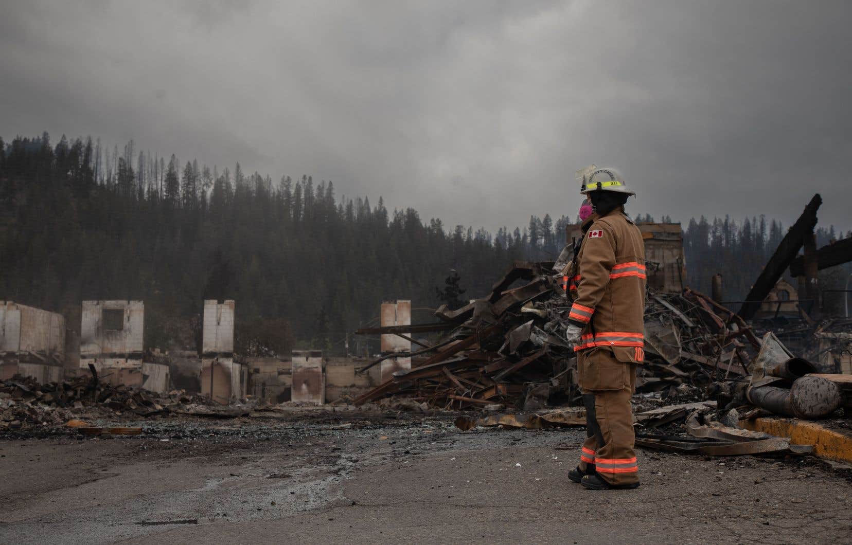 Des progrès contre les flammes à Jasper