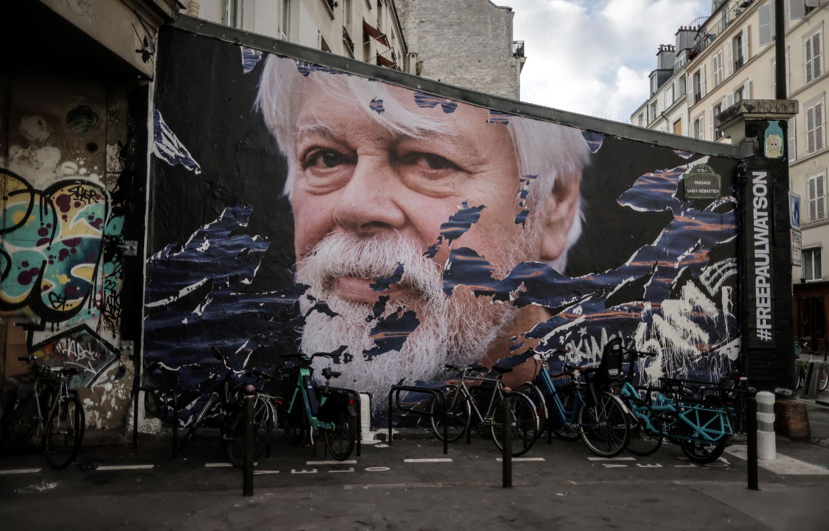 Le défenseur des baleines Paul Watson restera détenu au Groenland jusqu’au 2 octobre