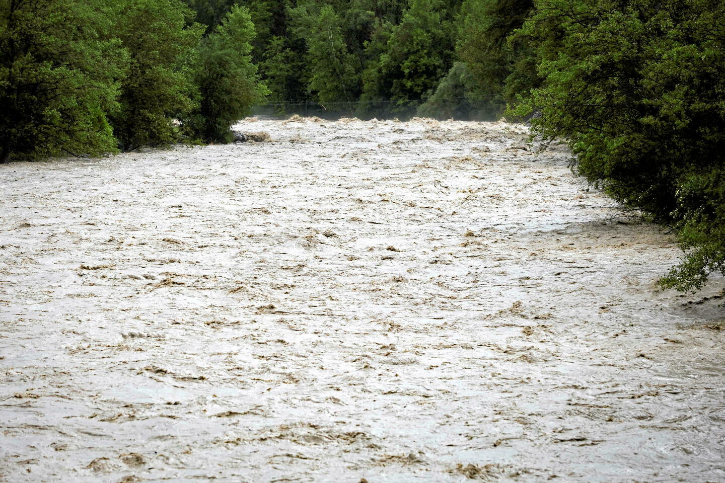 Pluie-inondation, canicule : 8 départements placés en vigilance orange par Météo-France