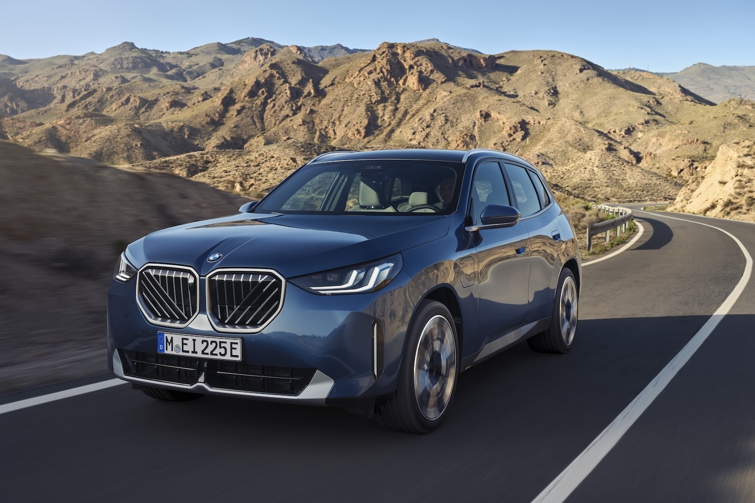 BMW dévoile le tout nouveau X3 hybride rechargeable