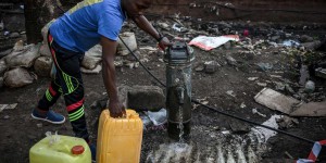 Crise de l’eau à Mayotte : des habitants portent plainte contre le syndicat des eaux et une filiale de Vinci