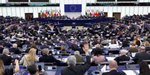 Traité sur la charte de l’énergie : les eurodéputés votent en faveur de la sortie de ce texte protégeant les énergies fossiles