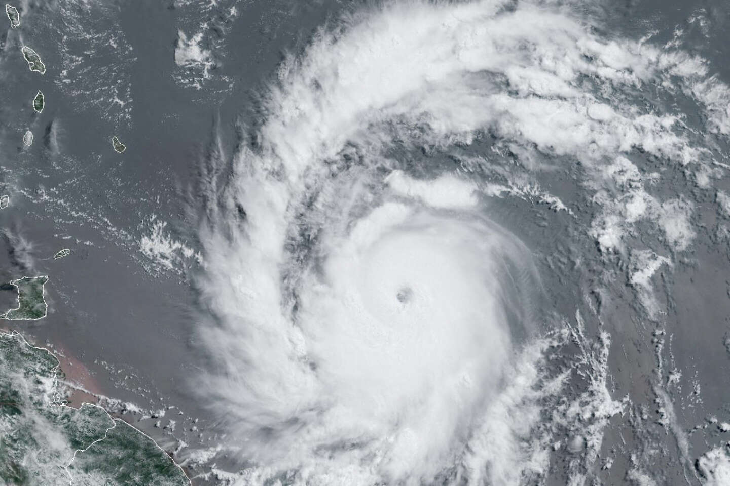 L’ouragan Béryl relevé en catégorie 4, avec des vents à 200 km/h au-dessus des Antilles