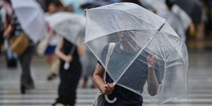 Au Japon, le trafic ferroviaire et aérien reprend normalement à Tokyo après le passage du typhon Ampil