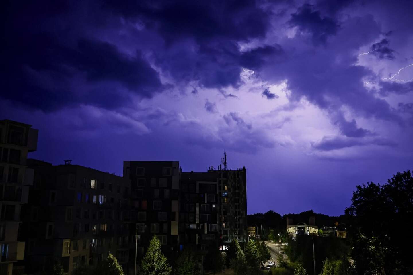 Orages, pluie, canicule : trente-quatre départements placés en vigilance orange