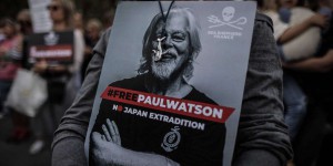 La détention au Groenland de Paul Watson, défenseur des baleines, prolongée de vingt-huit jours