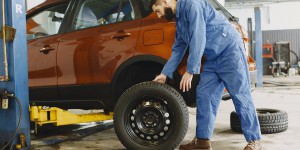 Savoir quand et comment changer ses pneus : un guide complet