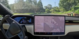 Cette vidéo incroyable montre à quel point Tesla à de l’avance sur la conduite autonome