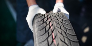 À quoi servent les rainures des pneus ? 