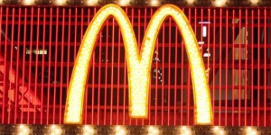 Pourquoi McDonald’s Europe n’interdira plus la volaille nourrie aux OGM