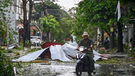 Le super typhon Yagi fait au moins trois morts au Vietnam